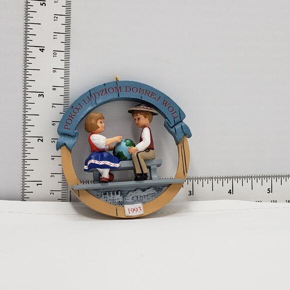 1993 Hallmark Peace on Earth - Poland Handcrafted Keepsake Holiday Ornament - Picture 5 of 5